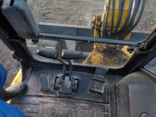 Komatsu PC40MR-2 เก่านอกญี่ปุ่นไม่มีเคยใช้ในไทย Komatsu PC40MR-2 เก่านอกญี่ปุ่นไม่มีเคยใช้ในไทย