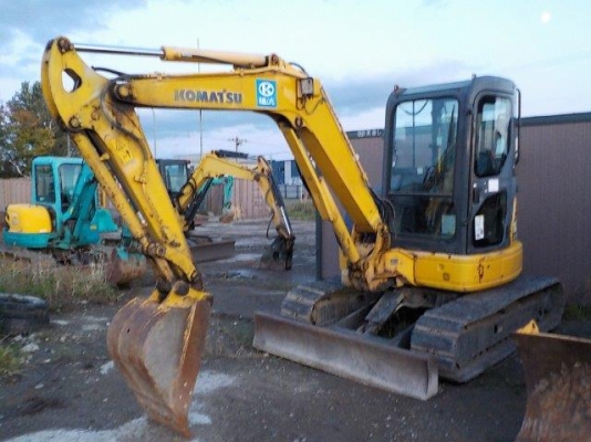 Komatsu PC40MR-2 เก่านอกญี่ปุ่นไม่มีเคยใช้ในไทย Komatsu PC40MR-2 เก่านอกญี่ปุ่นไม่มีเคยใช้ในไทย