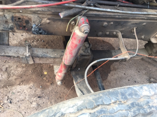 ขายโช๊คหน้า10ล้อ 1คู่ 1400บาท พร้อมใช้งาน0816278866 ขายโช๊คหน้า10ล้อ 1คู่ 1400บาท พร้อมใช้งาน0816278866