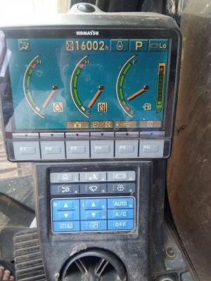 KOMATSU pc 200-8 N 1 ลายหัวเจาะพร้อม ไฟฟ้าครับ เครื่องดี ปั้มแรง เอวแน่น ช่วงล่างเต็ม เอกสารเล่มทะเบียน ราคา 985,000 รถอยู่ นครราชสีมา 064-191-1112