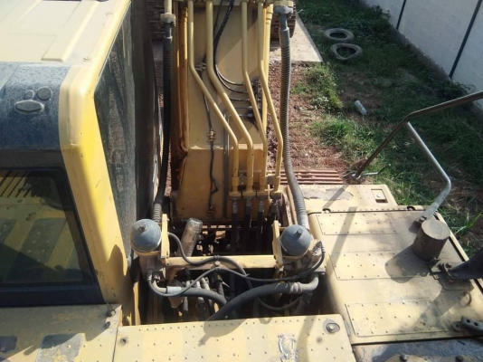 KOMATSU pc 200-8 N 1 ลายหัวเจาะพร้อม ไฟฟ้าครับ เครื่องดี ปั้มแรง เอวแน่น ช่วงล่างเต็ม เอกสารเล่มทะเบียน ราคา 985,000 รถอยู่ นครราชสีมา 064-191-1112