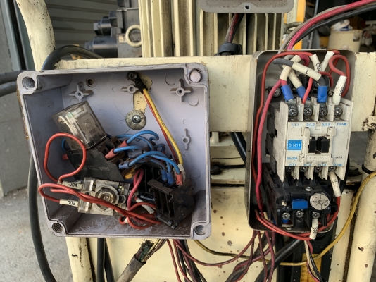 ขายชุดปั๊มน้ำมันไฮโดรลิคมอเตอร์ Mitsubishi 3HP. 380V พร้อมชุดวาล์วคอนโทรล Tokimec 24Vda made in Japan และชุดออยคูลเลอร์ สภาพสวย อุปกรณ์ครบ พร้อมล้อเคลื่อนย้ายสะดวกครับ พร้อมใช้งาน