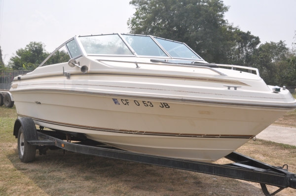 เรือ sea ray 21 ฟุต เครื่อง Mercusier 3.7 ลิตร
