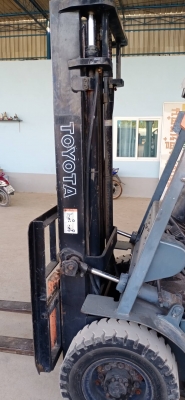 ขาย โฟล์คลิฟท์ Toyota รุ่น 6 ยก 2.5 ตัน สภาพพร้อมใช้งาน เสาสูง 4 เมตรยาว เครื่องดีเซล ขาย โฟล์คลิฟท์ Toyota รุ่น 6 ยก 2.5 ตัน สภาพพร้อมใช้งาน เสาสูง 4 เมตรยาว เครื่องดีเซล