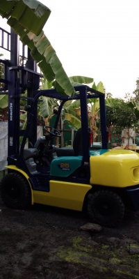 +++ ขายโฟล์คลิฟท์  KOMATSU FD25  ขนาด 2.5  ตัน  เครื่องยนต์ดีเซล  เสา 4  เมตร  เกียร์ธรรมดา  ยางตันใหม่ครับ