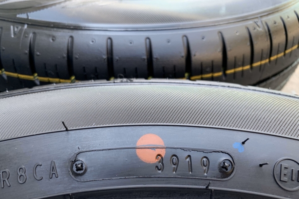 ยางใหม่ป้ายแดง 185-60-15 Dunlop ปลายปี 19 ใหม่ยกห้าง สวยกริ๊บ