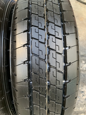 ยางใหม่ป้ายแดง 215-70-15 Dunlop ปี 19 สวยกริ๊บ ยางใหม่ป้ายแดง 215-70-15 Dunlop ปี 19 สวยกริ๊บ