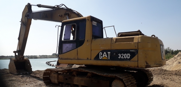 ตัดแยกอะไหล่ CAT320 V2 สนใจโทร 081-8783052 ช่างแหลม