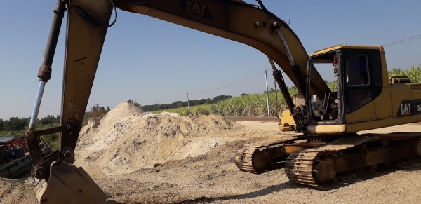 ตัดแยกอะไหล่ CAT320 V2 สนใจโทร 081-8783052 ช่างแหลม