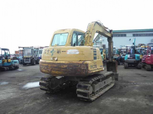 ขายรถขุด KOMATSU PC70-7 มีลายเจาะ นำเข้าเองจากญี่ปุ่น สภาพสวยพร้อมใช้งาน ถึงเร็วๆนี้ครับ