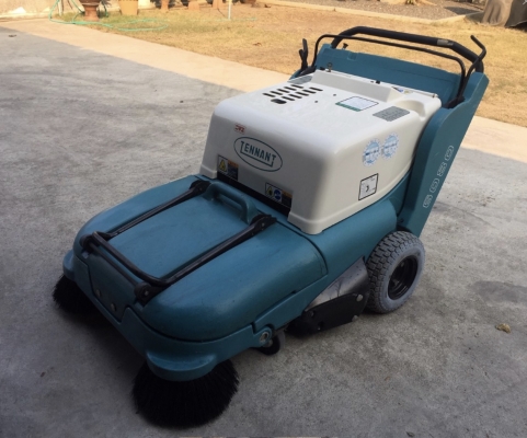 ขายรถทำความสะอาด ยี่ห้อ TENNANT รุ่น 6080 เก่าญี่ปุ่น