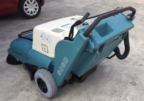 ขายรถทำความสะอาด ยี่ห้อ TENNANT รุ่น 6080 เก่าญี่ปุ่น