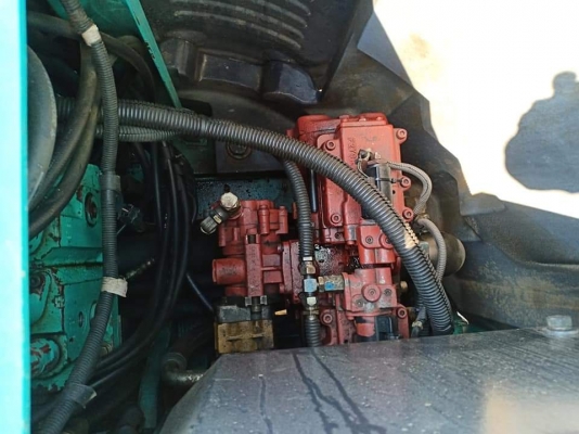 ขายKOBEKCO SK130SR เก่าใน  สภาพดี  เครื่องปั๊มแห้ง  ลองระบบกันได้ทุกวัน โทร 089-3818694 จ๊อย