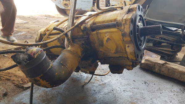 ปั้มไฮดรอลิคแบคโฮkobelco sk300-3