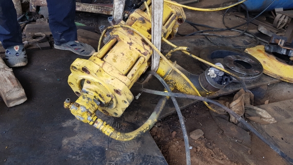 ปั้มไฮดรอลิคแบคโฮkobelco sk300-3