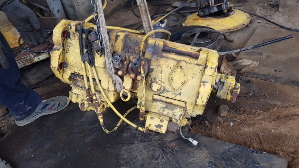 ปั้มไฮดรอลิคแบคโฮkobelco sk300-3