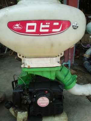 เครื่องพ่นลมพ่นปุ๋ย