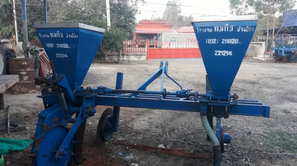เครื่องฝังปุ๋ย