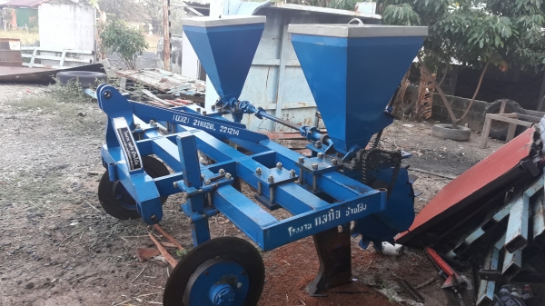 เครื่องฝังปุ๋ย