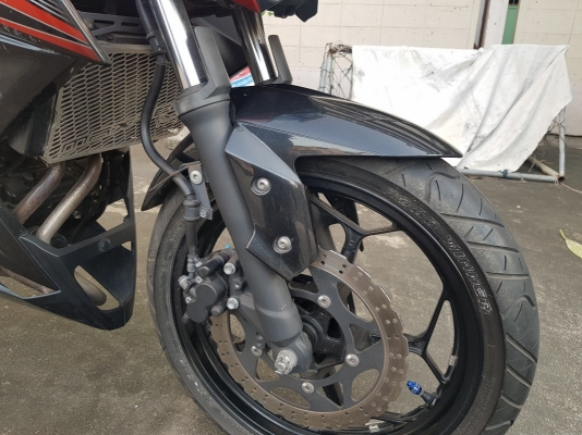 ขายKawasaki Z250ปี 2015รถมือเดียววิ่งน้อยไมล์เก้าพันโล ไม่มีกรอไมล์ พร้อมใช้งาน อยู่ห้วยขวาง ขาย66,000