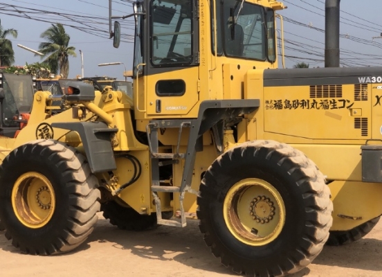 ขายรถตักล้อยาง KOMATSU WA300-3E นำเข้าเองจากญี่ปุ่น สภาพสวยพร้อมใช้งาน มีVDOการทำงานครับ