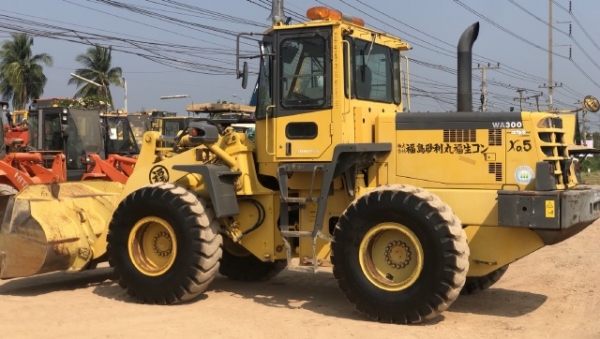 ขายรถตักล้อยาง KOMATSU WA300-3E นำเข้าเองจากญี่ปุ่น สภาพสวยพร้อมใช้งาน มีVDOการทำงานครับ