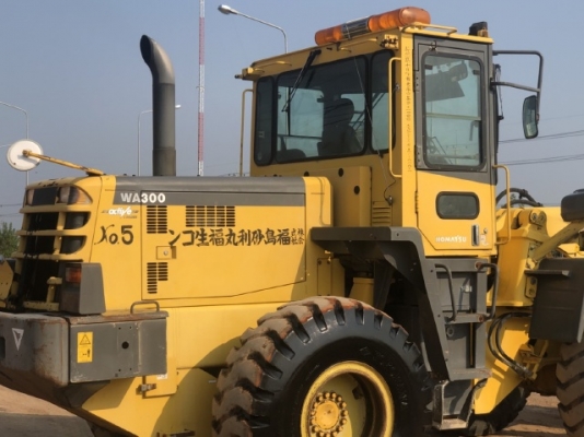 ขายรถตักล้อยาง KOMATSU WA300-3E นำเข้าเองจากญี่ปุ่น สภาพสวยพร้อมใช้งาน มีVDOการทำงานครับ