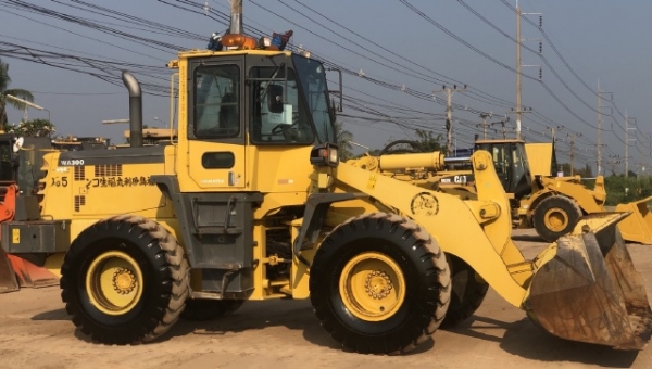 ขายรถตักล้อยาง KOMATSU WA300-3E นำเข้าเองจากญี่ปุ่น สภาพสวยพร้อมใช้งาน มีVDOการทำงานครับ
