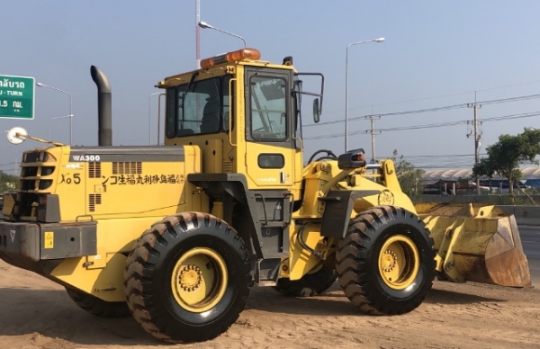 ขายรถตักล้อยาง KOMATSU WA300-3E นำเข้าเองจากญี่ปุ่น สภาพสวยพร้อมใช้งาน มีVDOการทำงานครับ