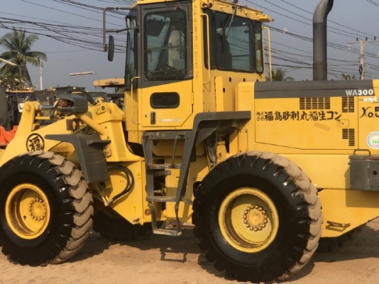 ขายรถตักล้อยาง KOMATSU WA300-3E นำเข้าเองจากญี่ปุ่น สภาพสวยพร้อมใช้งาน มีVDOการทำงานครับ