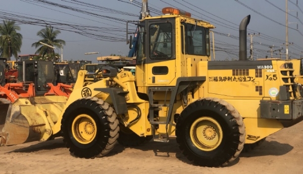 ขายรถตักล้อยาง KOMATSU WA300-3E นำเข้าเองจากญี่ปุ่น สภาพสวยพร้อมใช้งาน มีVDOการทำงานครับ