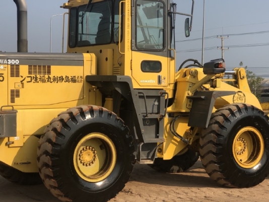 ขายรถตักล้อยาง KOMATSU WA300-3E นำเข้าเองจากญี่ปุ่น สภาพสวยพร้อมใช้งาน มีVDOการทำงานครับ