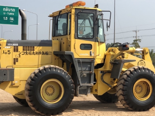ขายรถตักล้อยาง KOMATSU WA300-3E นำเข้าเองจากญี่ปุ่น สภาพสวยพร้อมใช้งาน มีVDOการทำงานครับ
