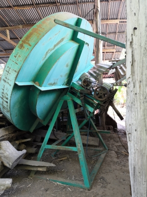 ขายจานปั้นปุ๋ยเม็ด