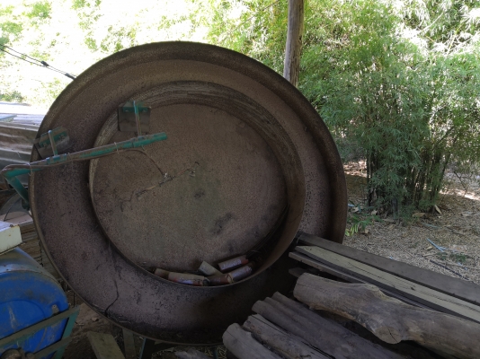 ขายจานปั้นปุ๋ยเม็ด