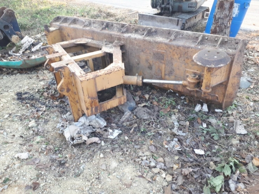 ขายตามสภาพ ใบมีดดันดิน สำหรับรถตักล้อยาง เก่าญี่ปุ่น ยาว 250 cm สูง 80 cm ขายตามสภาพ ใบมีดดันดิน สำหรับรถตักล้อยาง เก่าญี่ปุ่น ยาว 250 cm สูง 80 cm