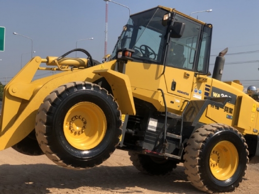 ขายรถตักล้อยาง KOMATSU WA200-6 ปี 2010 รถนอกนำเข้าจากญี่ปุ่น สภาพสวยพร้อมใช้ มีVDOการทำงานครับ