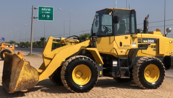 ขายรถตักล้อยาง KOMATSU WA200-6 ปี 2010 รถนอกนำเข้าจากญี่ปุ่น สภาพสวยพร้อมใช้ มีVDOการทำงานครับ