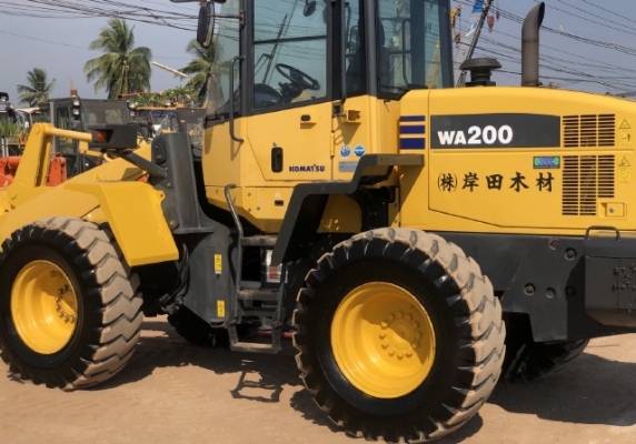 ขายรถตักล้อยาง KOMATSU WA200-6 ปี 2010 รถนอกนำเข้าจากญี่ปุ่น สภาพสวยพร้อมใช้ มีVDOการทำงานครับ