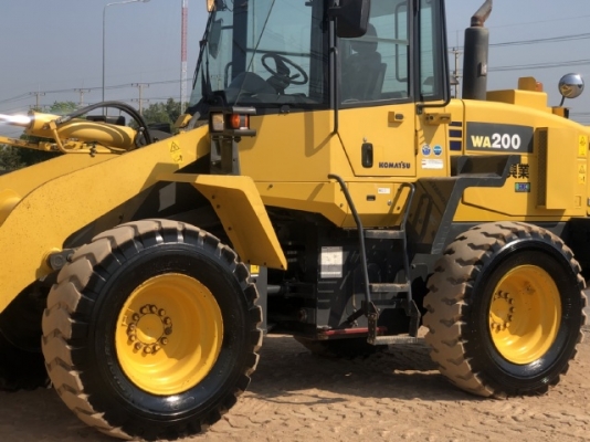 ขายรถตักล้อยาง KOMATSU WA200-6 ปี 2010 รถนอกนำเข้าจากญี่ปุ่น สภาพสวยพร้อมใช้ มีVDOการทำงานครับ