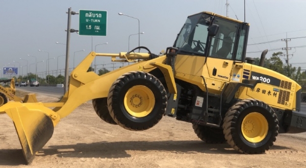 ขายรถตักล้อยาง KOMATSU WA200-6 ปี 2010 รถนอกนำเข้าจากญี่ปุ่น สภาพสวยพร้อมใช้ มีVDOการทำงานครับ