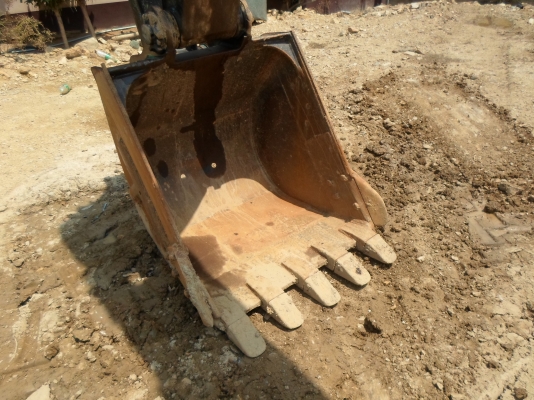 ขายรถแบคโฮ KOBELCO SK200-6  YN10 ไมล์ ชม.12000