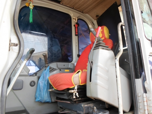 ขายรถแบคโฮ KOBELCO SK200-6  YN10 ไมล์ ชม.12000