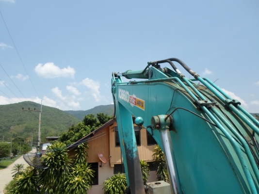 ขายรถแบคโฮ KOBELCO SK200-6  YN10 ไมล์ ชม.12000