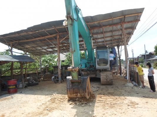 ขายรถแบคโฮ KOBELCO SK200-6  YN10 ไมล์ ชม.12000