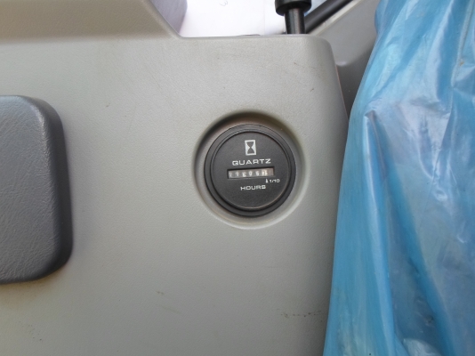 ขายรถแบคโฮ KOBELCO SK200-6  YN10 ไมล์ ชม.12000