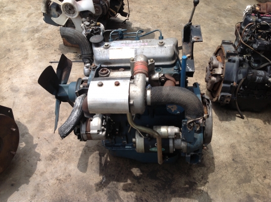 ขายเครื่องดีเซล 3 สูบเก่าญี่ปุ่น ยี่ห้อ นิสสัน   รุ่น sd15 เทอร์โบ  ขนาด 38 แรง สภาพสวยมากๆ