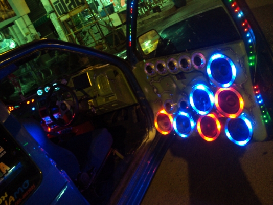 ขายรถเครื่องเสียงชุดใหญ่(คอนโด) ราคาเบาๆ 2xx.xxx บาท ไทย (เงินสด)