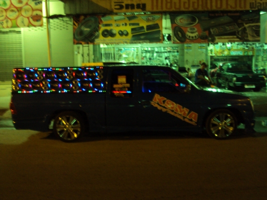 ขายรถเครื่องเสียงชุดใหญ่(คอนโด) ราคาเบาๆ 2xx.xxx บาท ไทย (เงินสด)