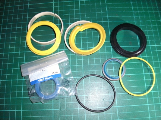 Spare part VOE 6630749 Gasket Kit (Volvo)